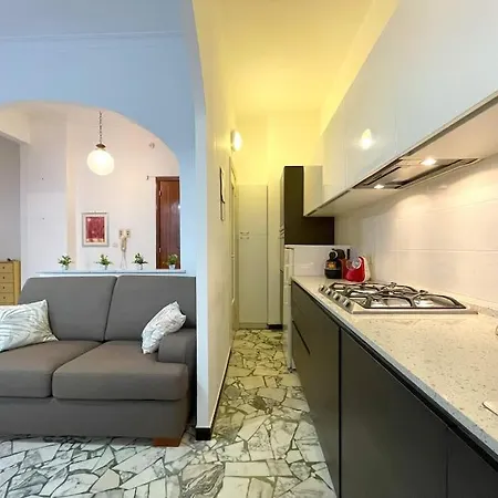 Terrace Con Ampia Terrazza Privata * 基亚瓦里